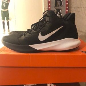 Nike precision III BLACK AND WHITE mid size 11